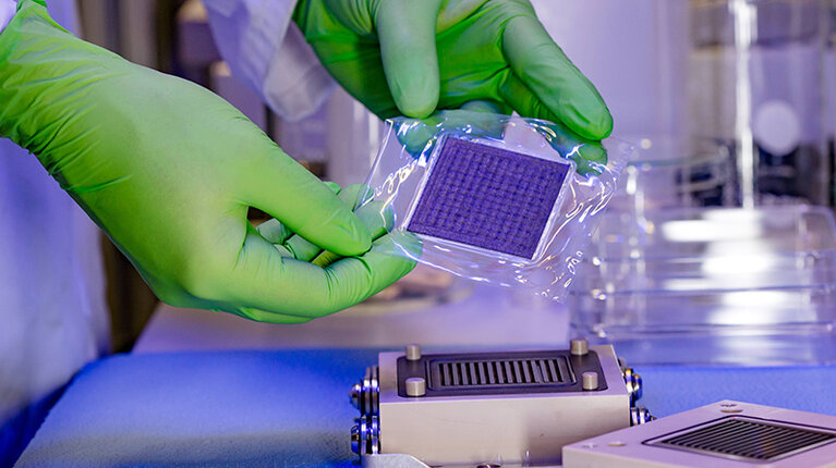 Umweltfreundliche und kostengünstige Elektrolyseure dank neuartiger MEA: Bis zu 95 Prozent weniger Iridium, kein PFAS