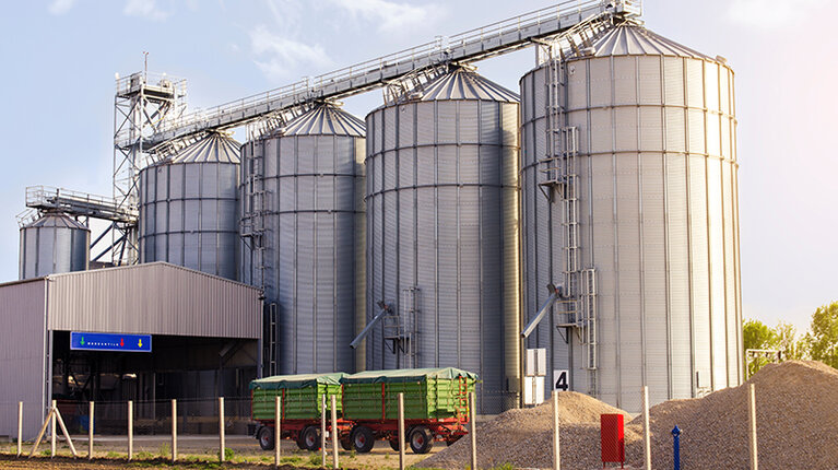 Plasma im Vorratsschutz: Wie in einem Silo aus der Praxis Schädlinge und Schimmelpilze bekämpft werden